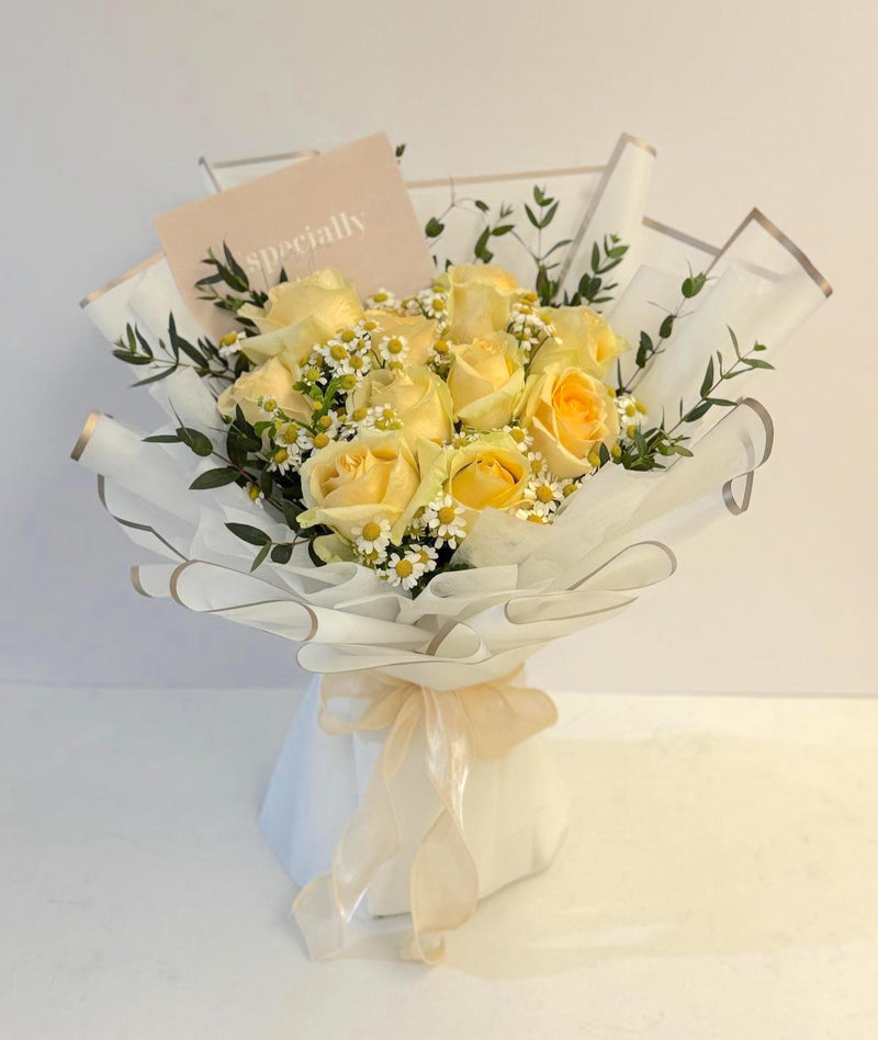 Timeless Roses Bouquet - Champagne Roses