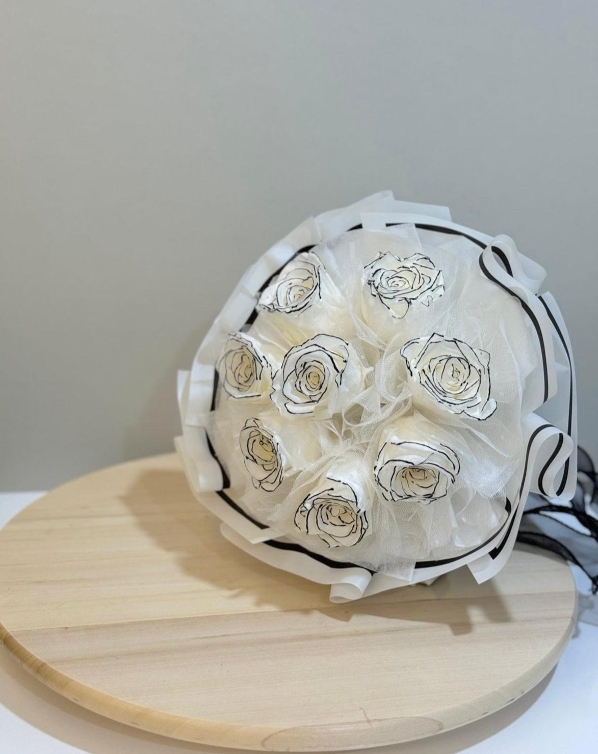 Signature Preserved Roses Bouquet - Chanel Roses – www.wgifts.sg