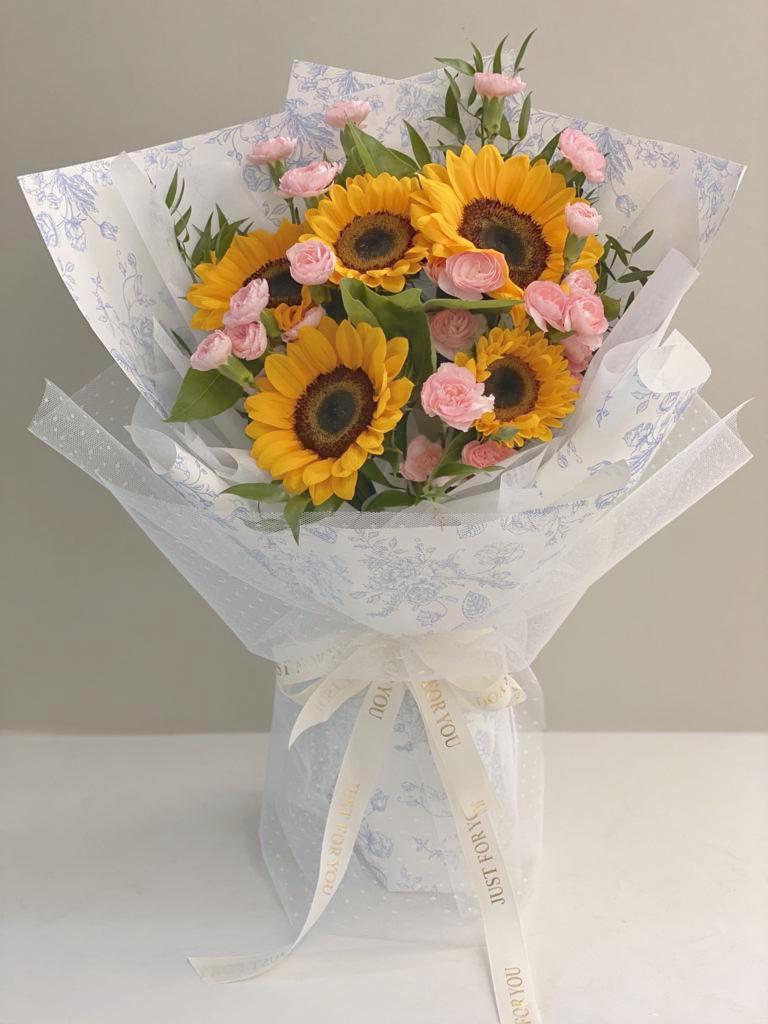 Deluxe Sunflowers Bouquet