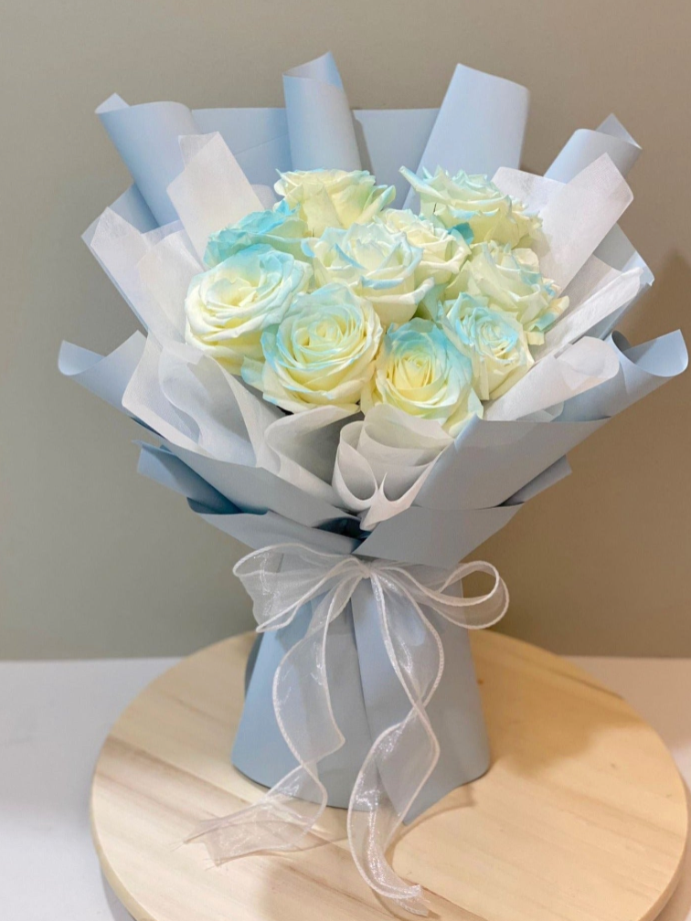 Signature Long Bouquet - Icy Blue Roses