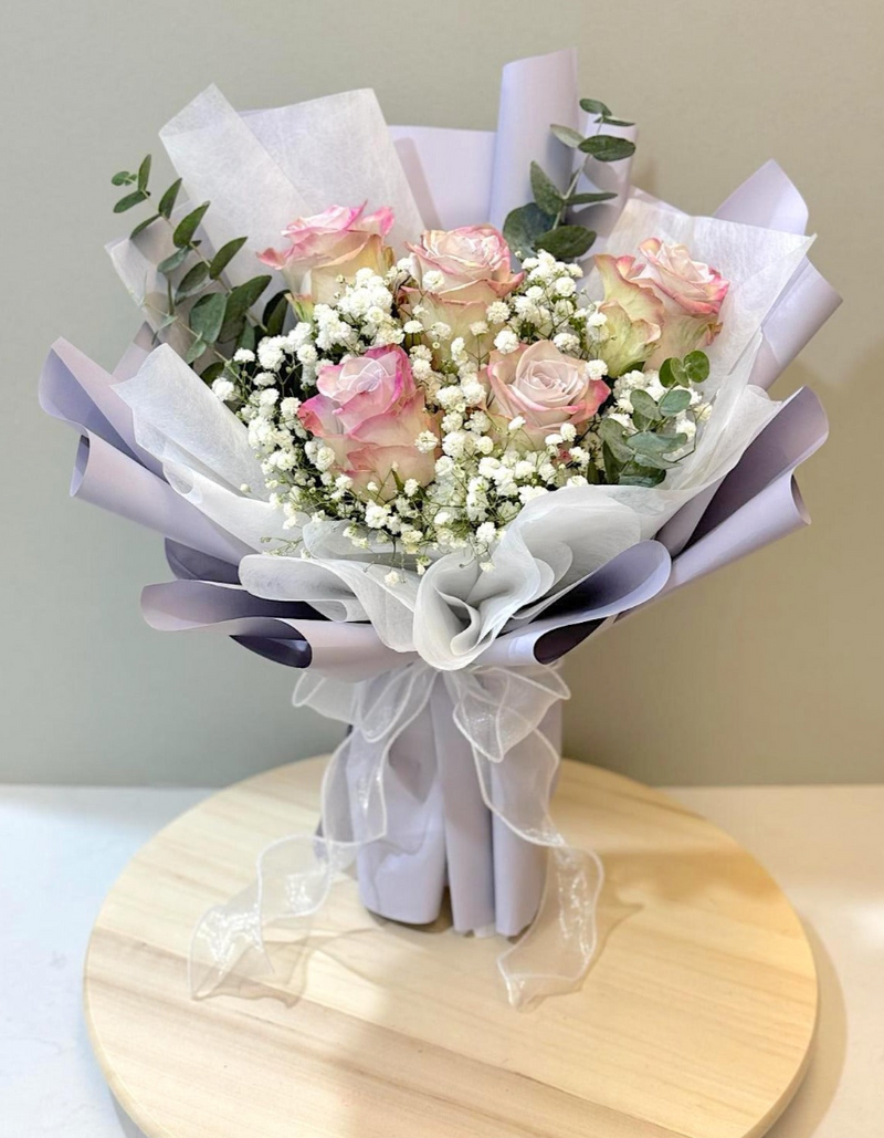 Signature Manta Roses Bouquet