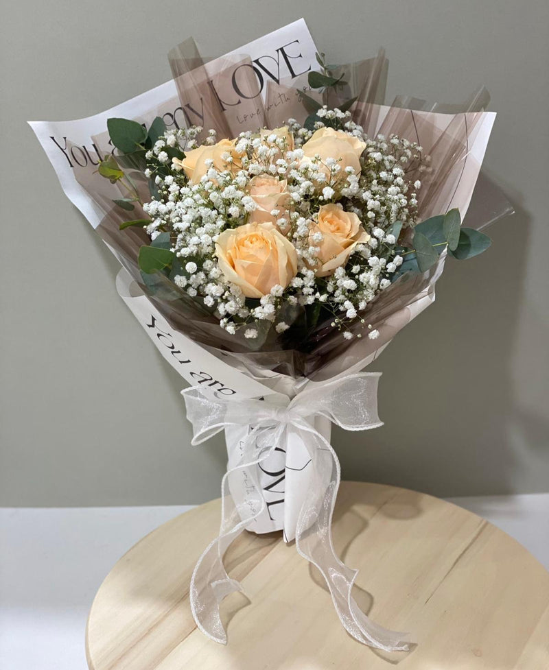 Signature Roses Bouquet - Champagne Roses