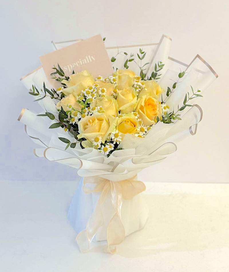 Signature Long Bouquet - Champagne Roses