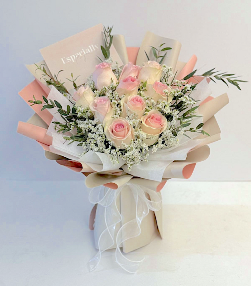 Signature Long Bouquet - Light Pink Roses