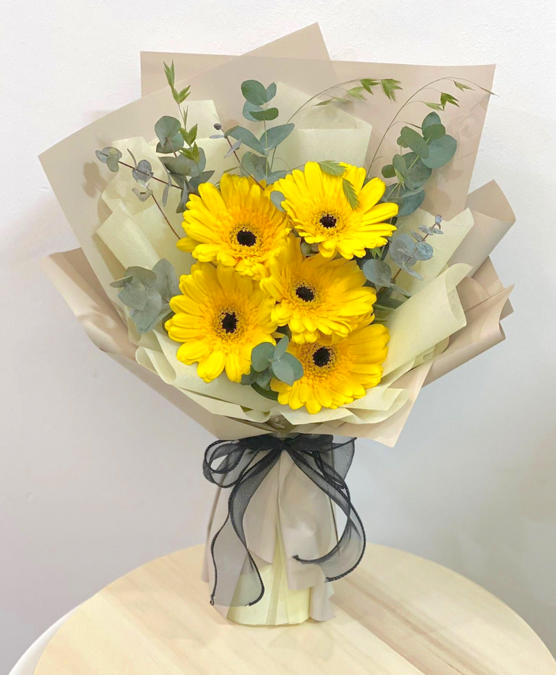 Signature Daisy Bouquet - Yellow Gerbera