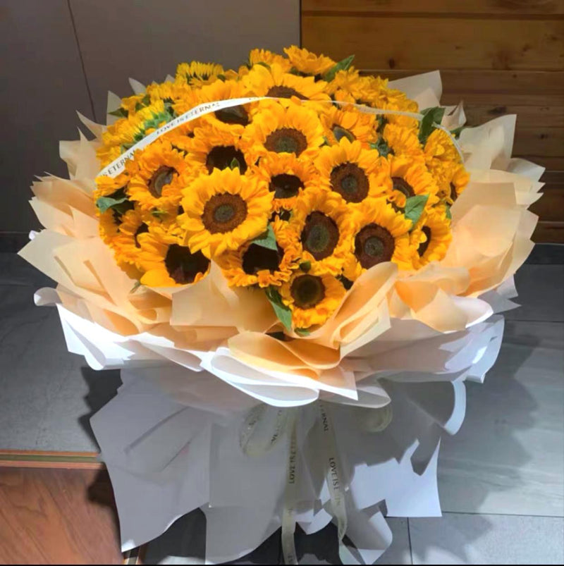 Grandeur Sunflower Bouquet