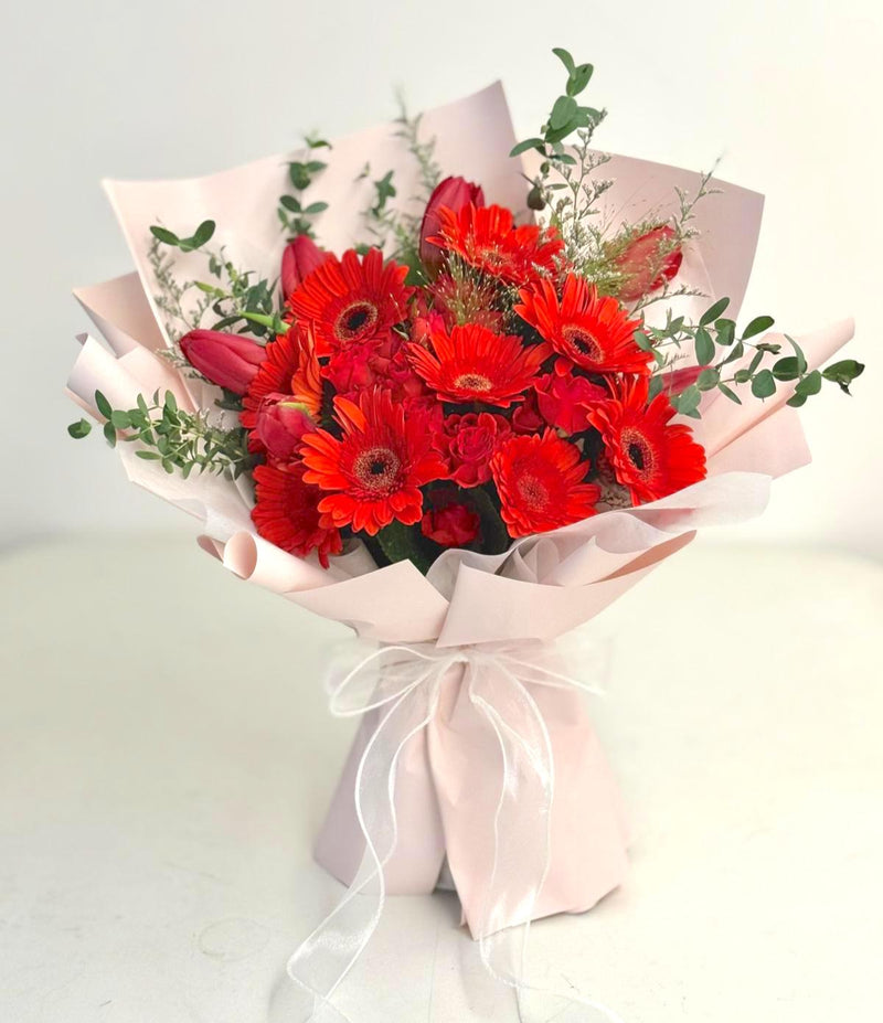 Deluxe Daisy Bouquet - Tulips