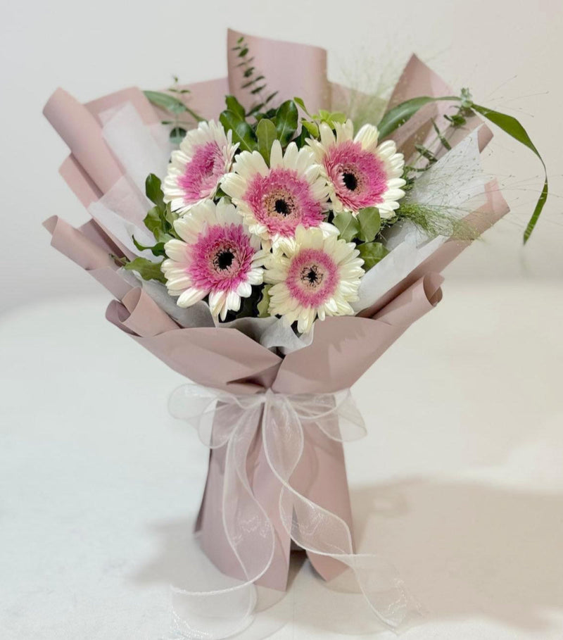 Exquisite Daisy Bouquet - Two Tone Pink Gerbera