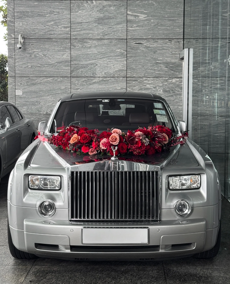 Bespoke Wedding Car Decoration