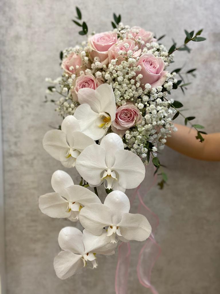 Pink Cascading Roses Cascading Bridal Bouquet - Roses – www.wgifts.sg